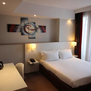 Hotel Paris-auteuil By Ihg, Paris