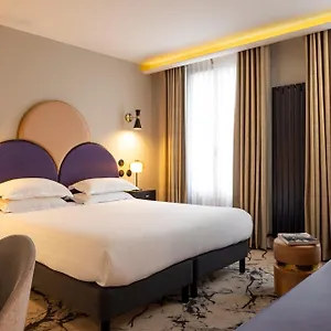 Hotel Mondial, París
