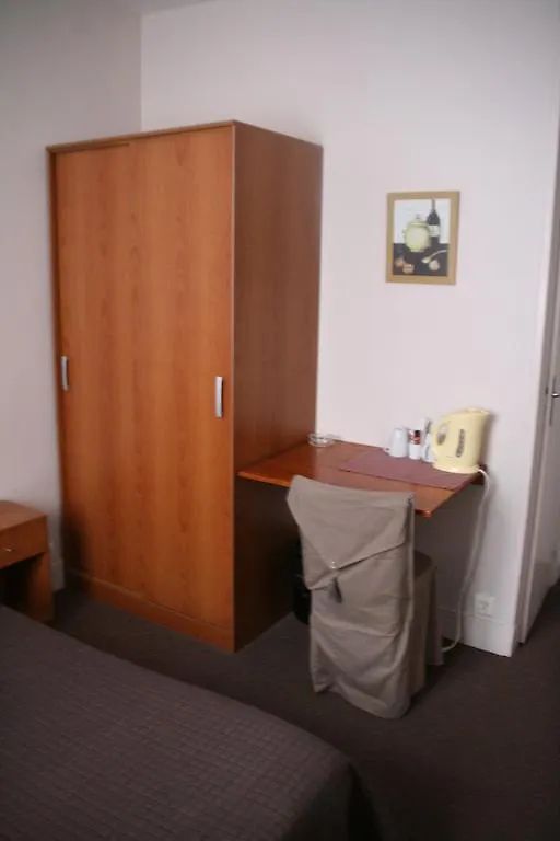 Hotel Du Roussillon Paris