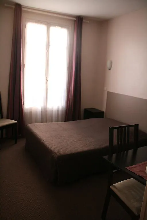 Hotel Du Roussillon Paris