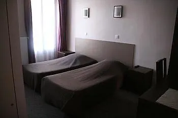 Hotel Du Roussillon Paris 0*,